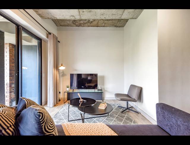 1 BEDROOM APARTMENT FOR SALE IN SANDOWN